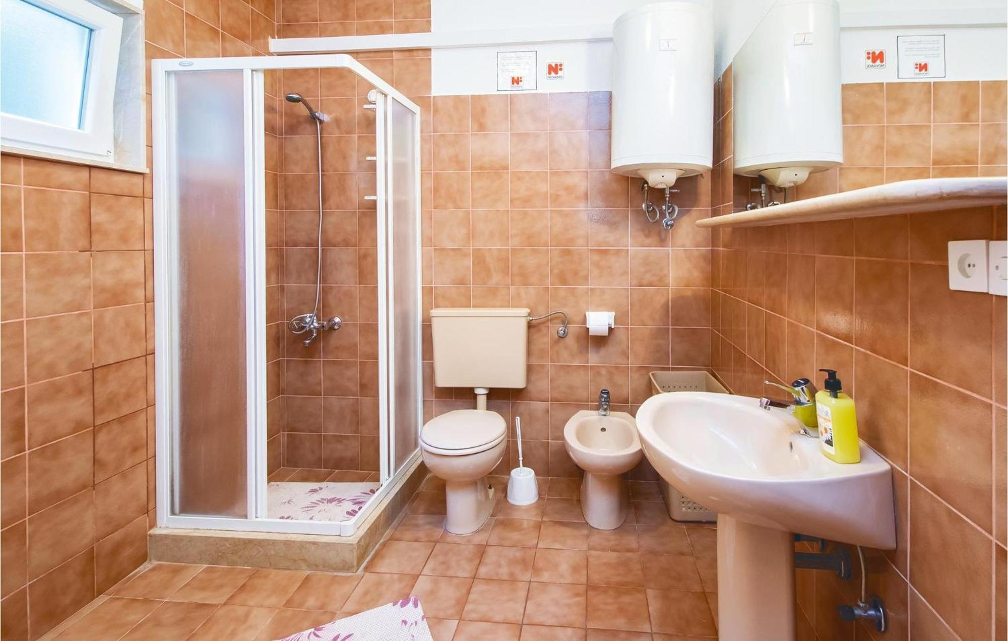 Beautiful Home In Pucisca With Wifi Ngoại thất bức ảnh