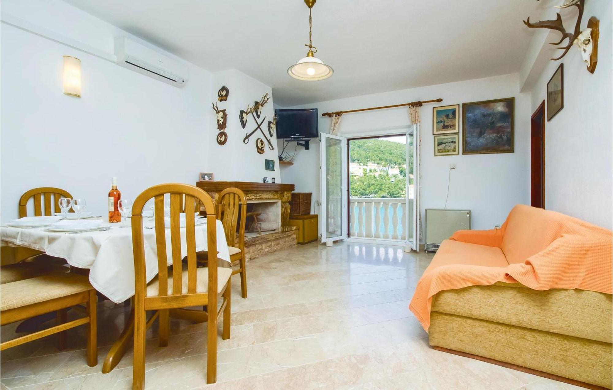 Beautiful Home In Pucisca With Wifi Ngoại thất bức ảnh